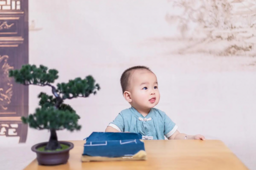 东明八个月宝宝可以吃盐吗